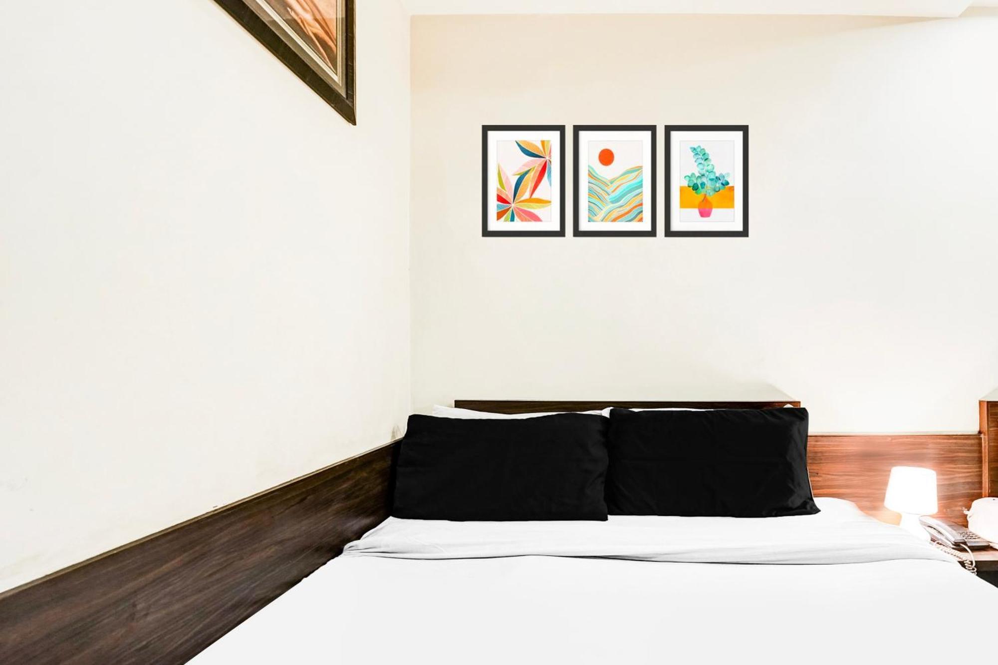 Collection O Golden Sapphire Hotel Джайпур Екстериор снимка